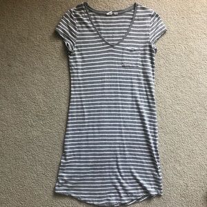 Striped pocket T-shirt dress